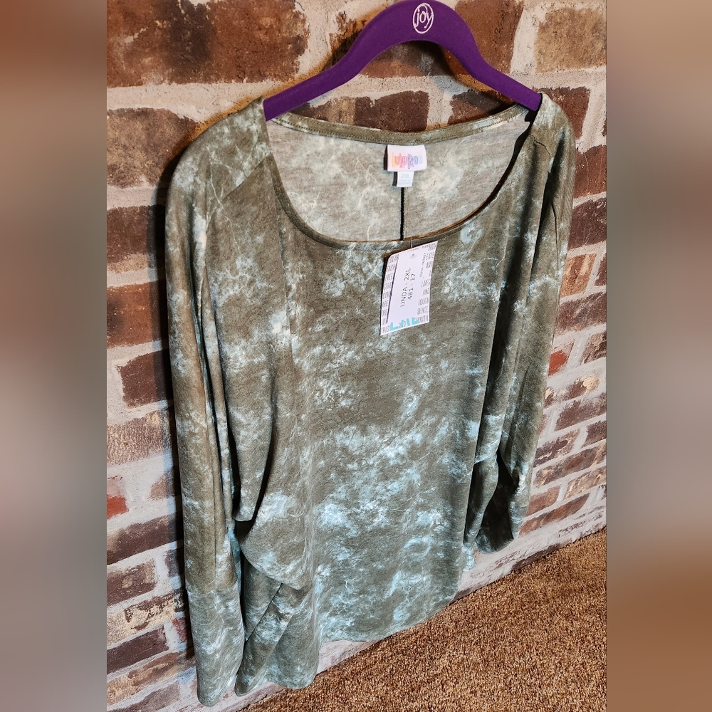 Linda Dolman top